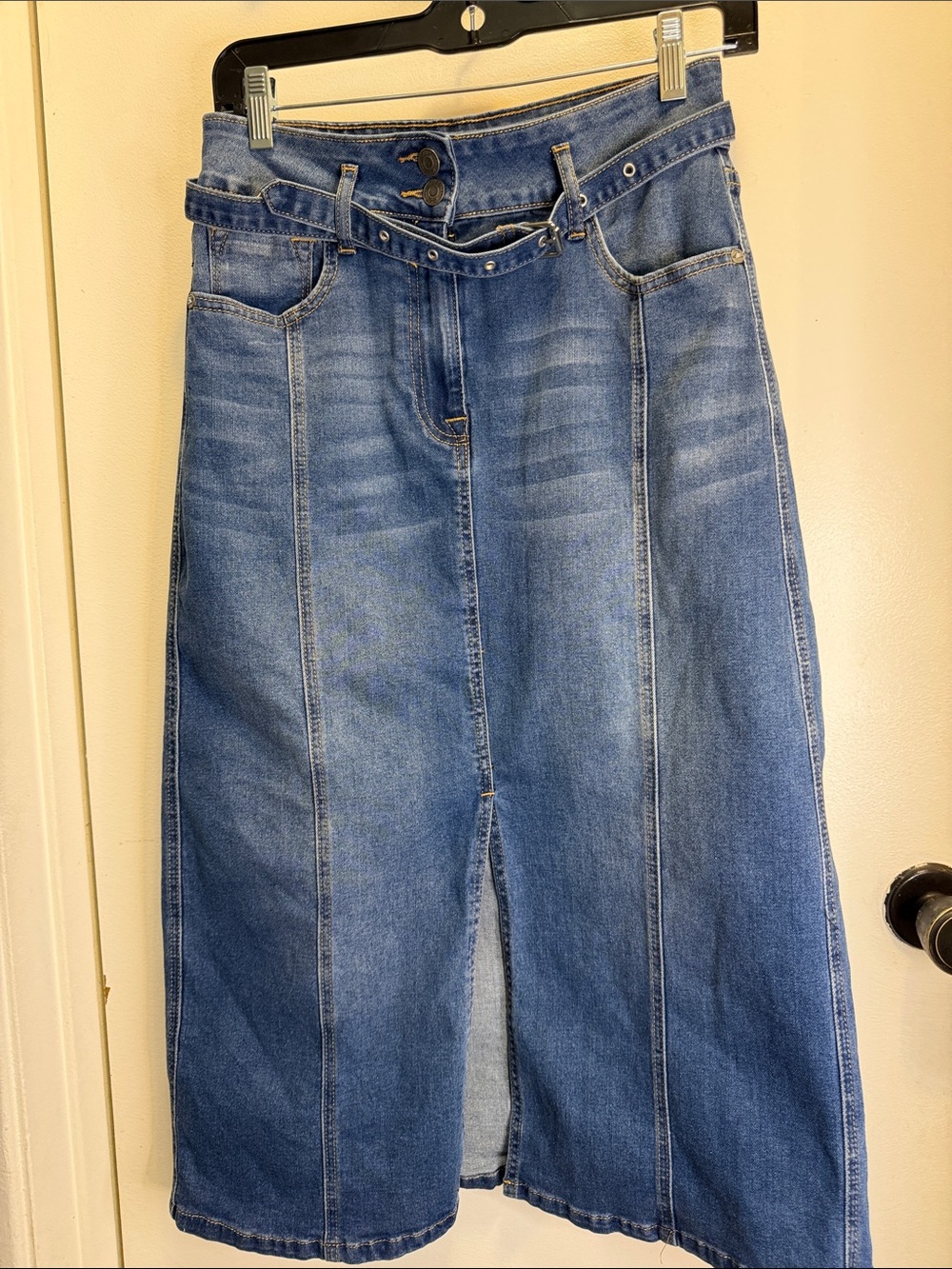 Vigoss High Waisted Denim Midi Skirt with Belt and Front Slit - Size 5 / 27